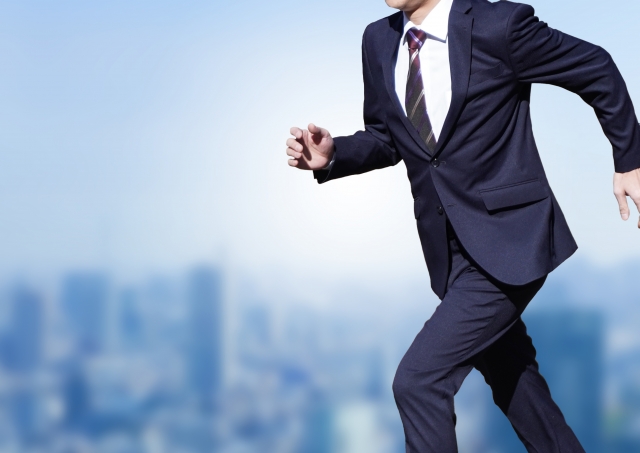 仕事で忙しいおっさんのイメージ画