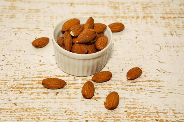 素焼きアーモンドのイメージ画像
